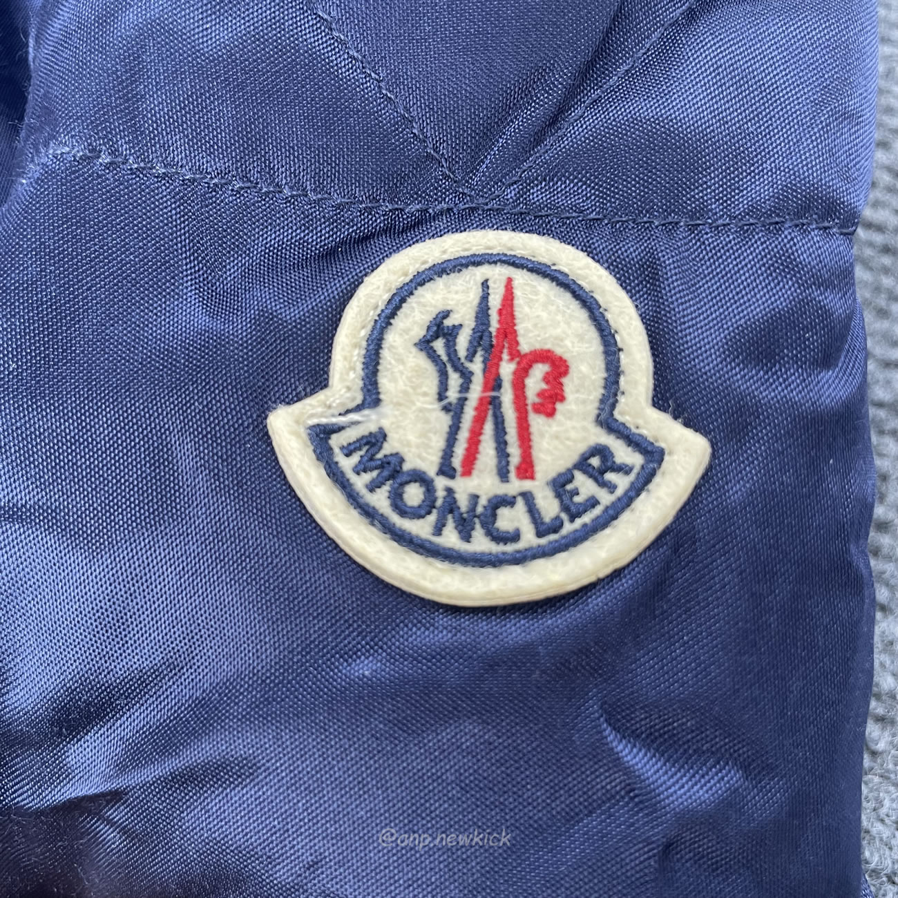 Moncler Dives Down Bomber Jacket (2) - newkick.vip